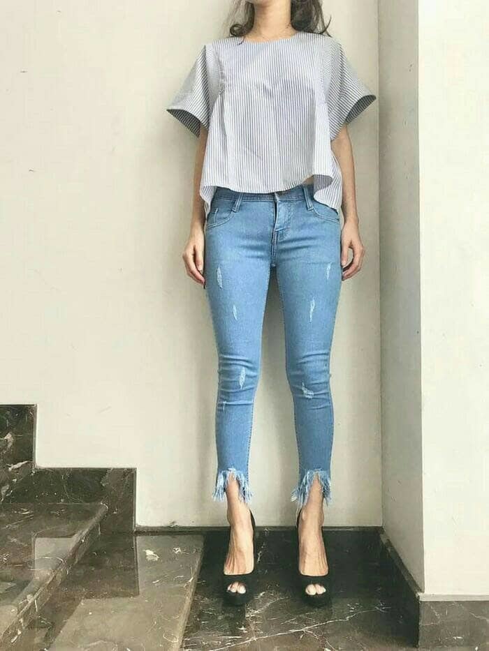 1. Anda Mudah Membuat Ripped Jeans Sendiri